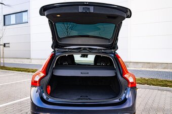 Volvo V60 D2 2.0 88kW Momentum - 18