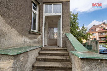 Prodej bytu 4+1, 95 m² se zahradou, K.Vary - Sládkova ul. - 18