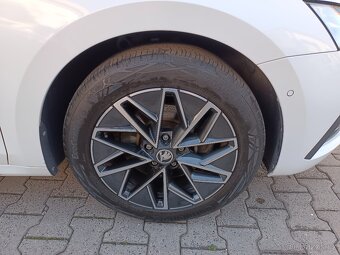 Škoda Octavia 4 Combi 4x4 2.0TDI 110kW DSG Matrix Virtual - 18