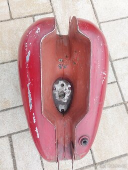Jawa 250, 350 kyvacka  - nadrz - 18