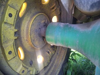 JOHN DEERE 8200 4X4 - 18