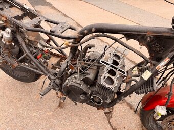 HONDA RC 42A  SEVEN FIFTY, 1999 NAJ. 65000 km - díly - 18