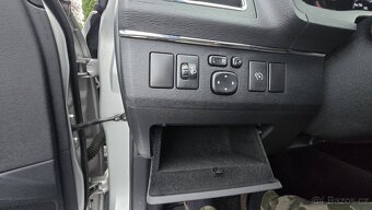 TOYOTA AVENSIS 1.8 16V LIFE 108KW 1MAJITEL - 18