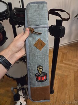 Set el. bicí Alesis Nitro Pro + židle + sluchátka. Stav nov - 18