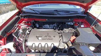 MITSUBISHI OUTLANDER  2,0  MIVEC  2WD  CVT  5 M - 18