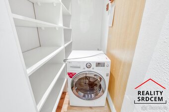 Pronájem zařízeného bytu 3+1 s lodžií, 77 m2, ul. U Kapličky - 18