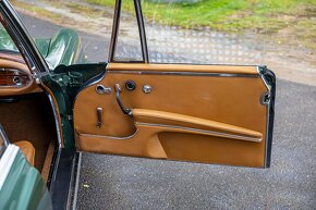 Mercedes Benz w111 250 SE - 18