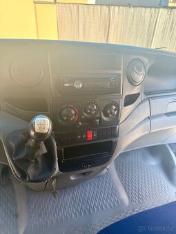 IVECO DAILY 35S14V 2.3HPT 100KW MAXI ČR PO SERVISU ZAN. PNEU - 18