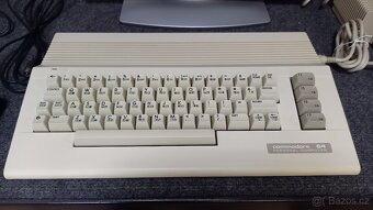 Commodore C64 C - 18