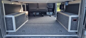 Mercedes Sprinter Tourer 211 – 8 míst, obytná vest. TOP STAV - 18