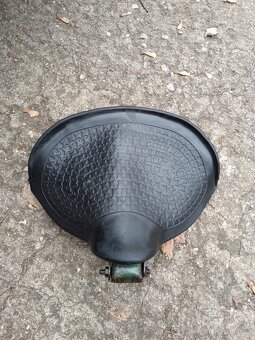 Hlavní stojan boční stojan sedlo sedačka blatník IŽ49 IŽ350 - 18