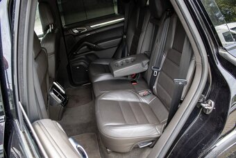 Porsche Cayenne S Diesel / 283kW / A8 / 2017 - 18