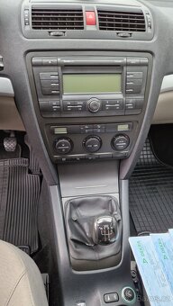 ŠKODA OCTAVIA 1.6 MPI 75KW.CLIMATRONIC.ŠÍBR.TAŽNÉ.BEZ KOROZE - 18