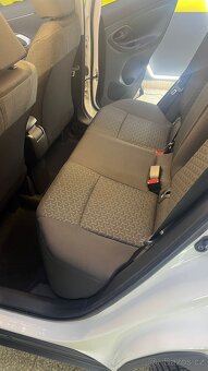 Toyota Yaris CROSS - 18