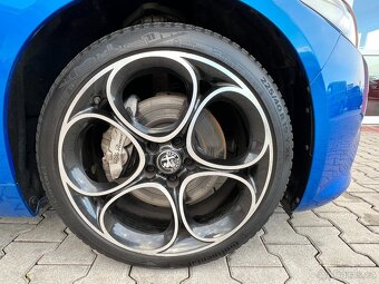 Alfa Romeo Giulia 2.0 Veloce 206 kW (ODPOČET DPH) - 18