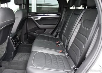 Volkswagen Touareg 3.0TDi R-LINE PANO TAŽNÉ AIR - 18