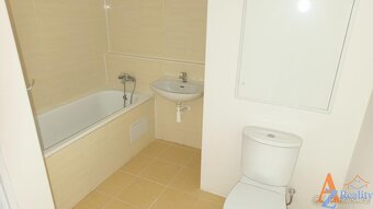 Nabízíme dlouhodobý pronájem bytové jednotky, 3+1/L, v ulici - 18