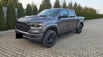 Dodge Ram Laramie Sport Night panoramatická střecha - 18