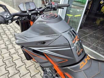 KTM 890 Duke R - 18