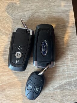 Ford S-MAX, EcoBlue 2,0TDI 176KW -Servisován-webasto - 18