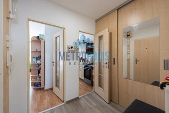 Prodej světlého bytu 3+1 s lodžií – 81 m², Praha – Horní Měc - 18