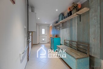 Prodej zrekonstruovaného rodinného domu o dvou bytových jedn - 18