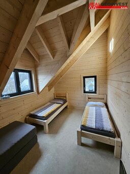 Dvě  horské chaty navzájem propojené ,  240m2, pozemek 834m2 - 18