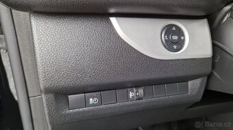 PEUGEOT TRAVELLER 2.0 HDI 130KW.AUTOMAT.NEZÁVISLÉ TOPENÍ. - 18