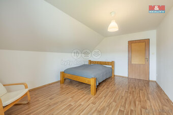 Prodej rodinného domu 6+kk, 180 m², Čečelice, ul. Hřbitovní - 18