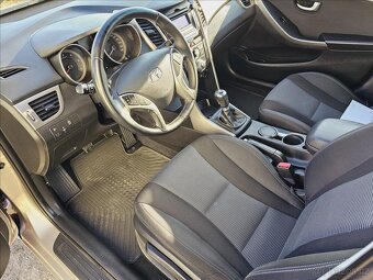 HYUNDAI I30 COMBI 1.6 CRDI 2016 81 kW 95 000 KM NÁJEZD - 18