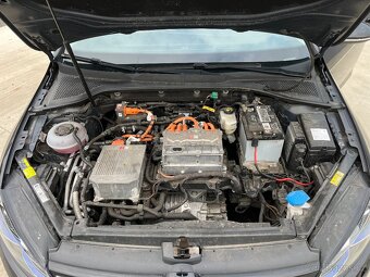 VW e-golf, 100 kW/35,8 kWh, TZ, TČ - 18