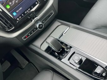 Volvo XC60, 2,0 145 kW FWD CORE B4 - 18