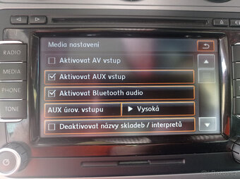 Volkswagen Touran 2.0 TDI 103kW/DSG/Tažné/Výhřev - 18