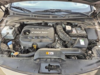 Hyundai i40,1.7CRDi,100KW,PLNÁ VÝBAVA,LED,WEBASTO,R.V.2014 - 18
