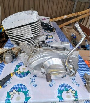 Originální nový motor uloženka IŽ PLANETA IŽ JUPITER IŽ350 - 18