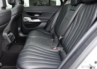 Mercedes-Benz Třídy E 300de 4MATIC PANO ZÁRUKA 1M - 18