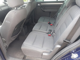 Volkswagen Touran 7 místný,2.0.16V - 18
