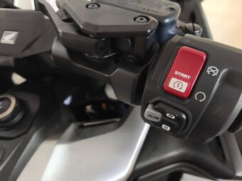 Honda Forza 750 ABS,TC (2022) TOP stav, jako nová, 16 tis.km - 18