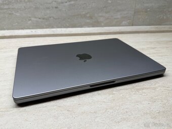 MacBook Pro 14" / M1 Pro / 16GB / 512GB / vesmírne šedý - 18