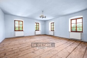 Prodej velice atraktivní, rozlehlé, zemědělské usedlosti, dv - 18