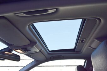 BMW Řada 3 KUPÉ 325i E92/AUTOMAT/KŮŽE/ - 18