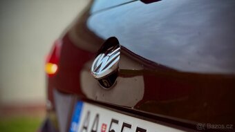 Volkswagen Golf Variant 2.0 TDI DSG Highline - 18