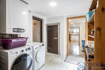 Prodej rodinného domu 250 m2, pozemek 1206 m2 - 18