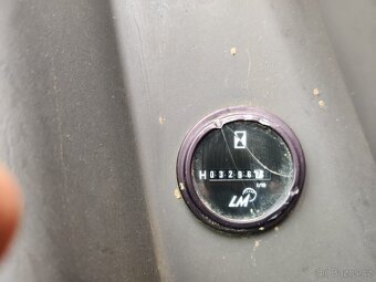 Mini pásový bagr Volvo ECR50D - 18