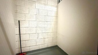 Pronájem bytu 1+kk   Praha 10 - 18