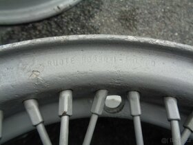 Fiat hliniková, drátěná kola Borrani - 18