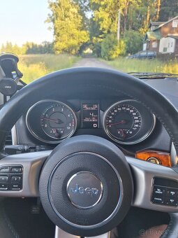 Jeep Grand Cherokee - 18