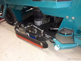Podlahový kombinovaný mycí stroj Tennant 8300 MAX Pro 120 - 18