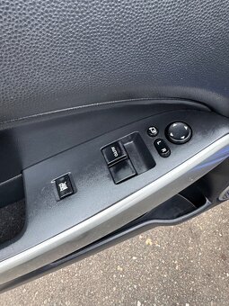 MAZDA 2  -  1,4 16V  5 dveří - 18