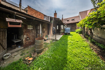 Rodinný dům se zahradou v centru Žeravic - 18